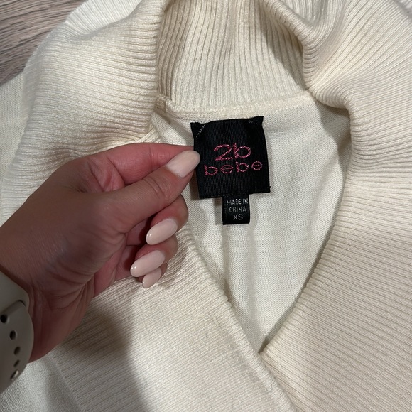 Cute sweater ✨ - Picture 2 of 3